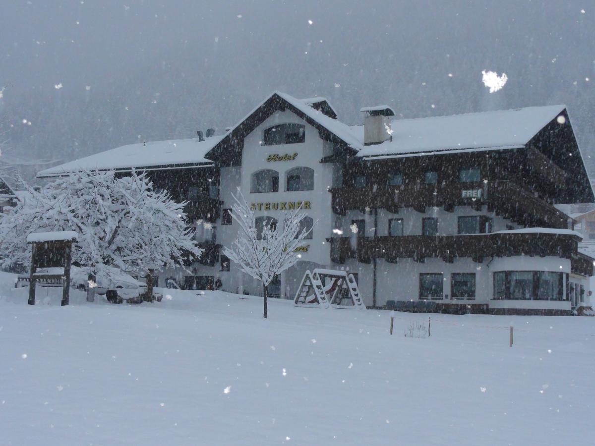 Hotel Steuxner Нойщифт им Щубайтал Екстериор снимка